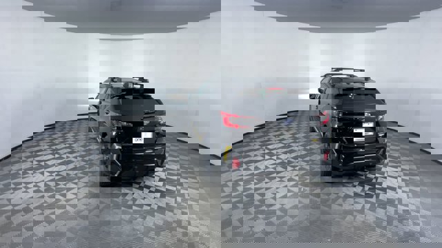 Vehicle image 10 of 28