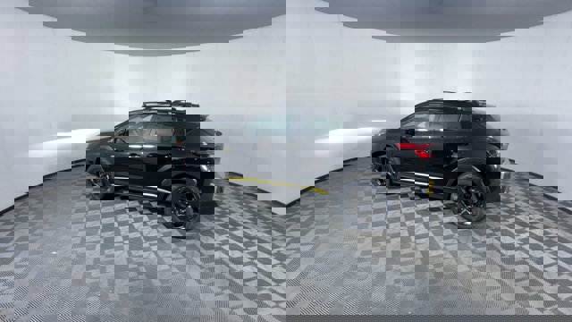 Vehicle image 9 of 28