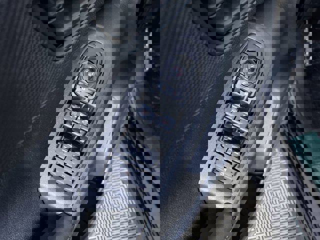 Vehicle image 22 of 28