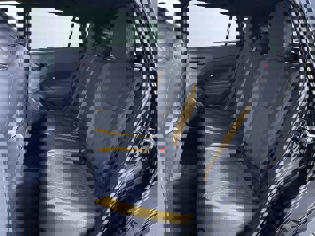 Vehicle image 16 of 28