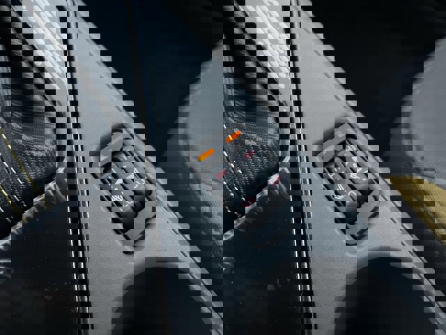 Vehicle image 23 of 28