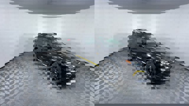 Vehicle image 4 of 28