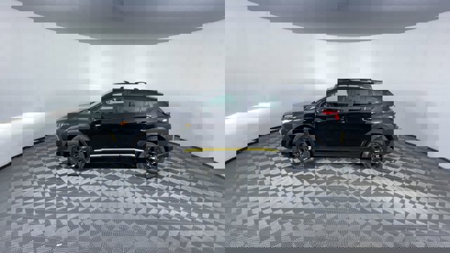 Vehicle image 11 of 28