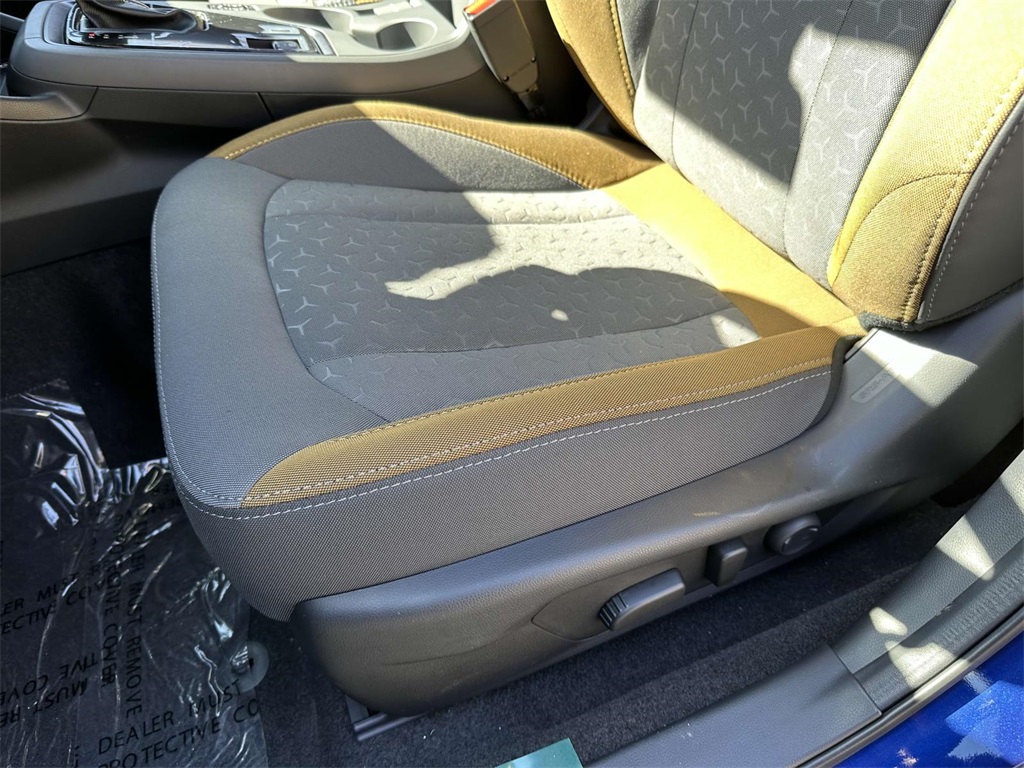 Vehicle image 15 of 25