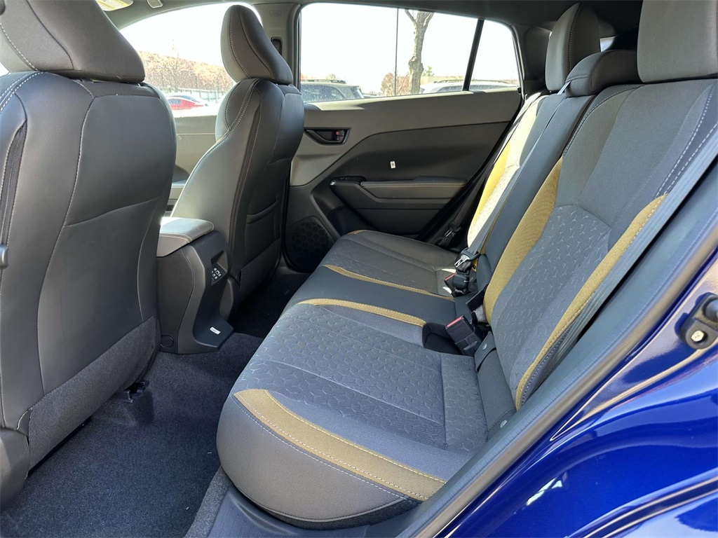 Vehicle image 13 of 25