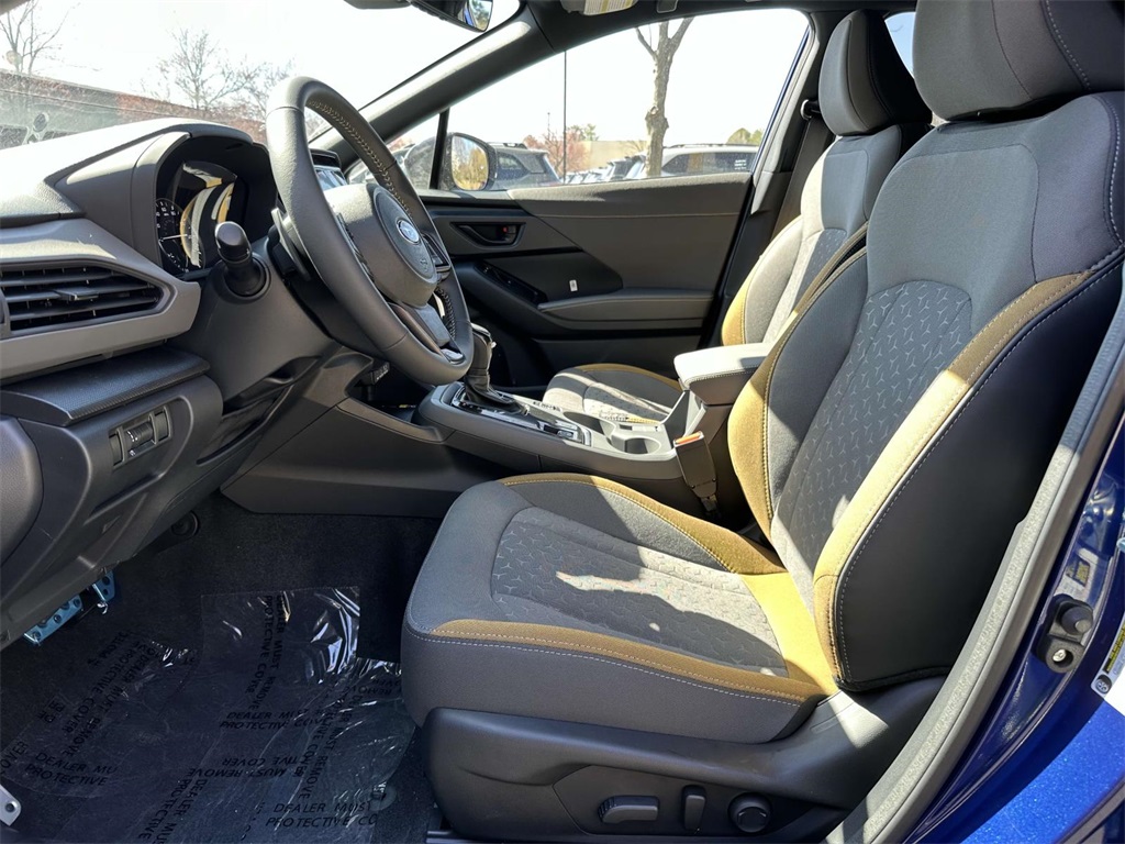Vehicle image 16 of 25