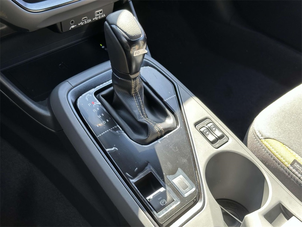 Vehicle image 23 of 25