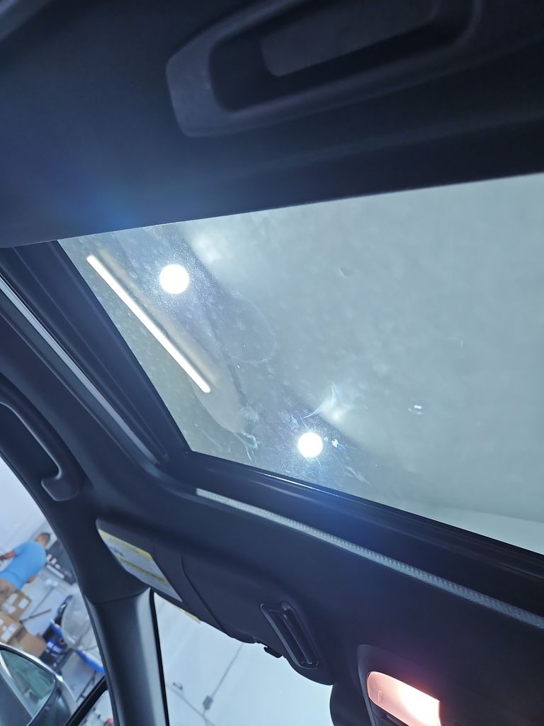 Vehicle image 15 of 28