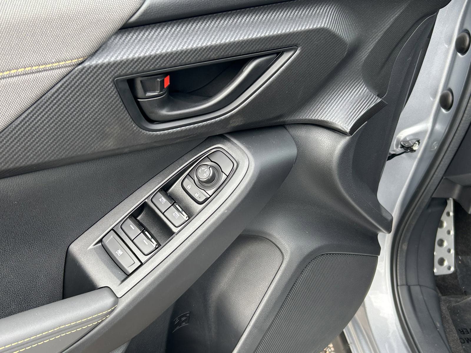 Vehicle image 16 of 36