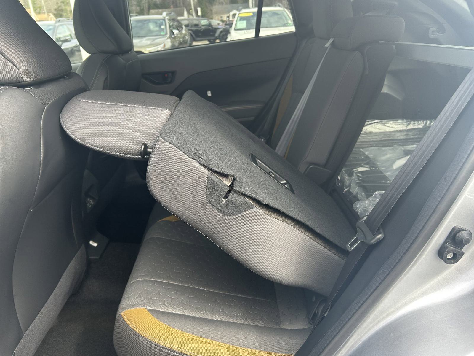 Vehicle image 33 of 36