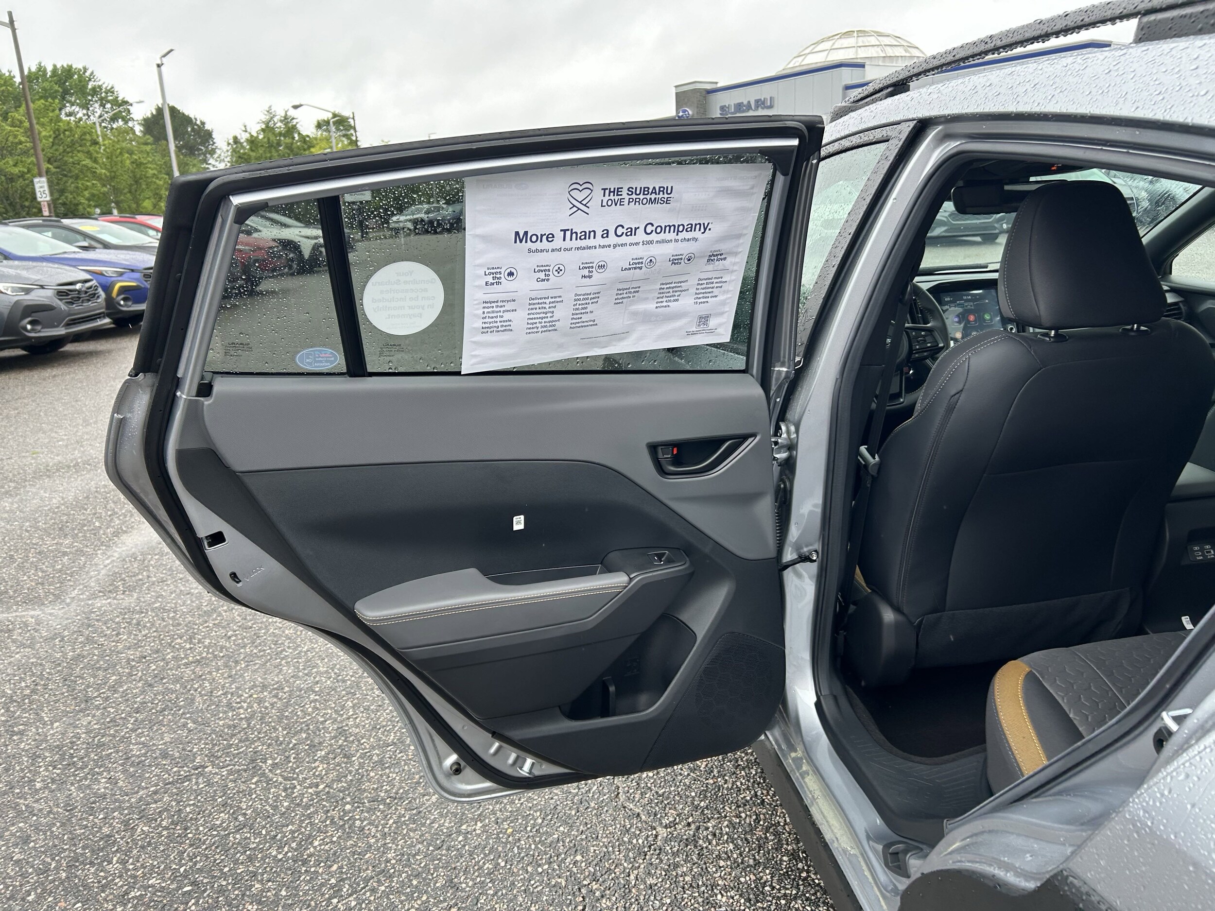 Vehicle image 25 of 32