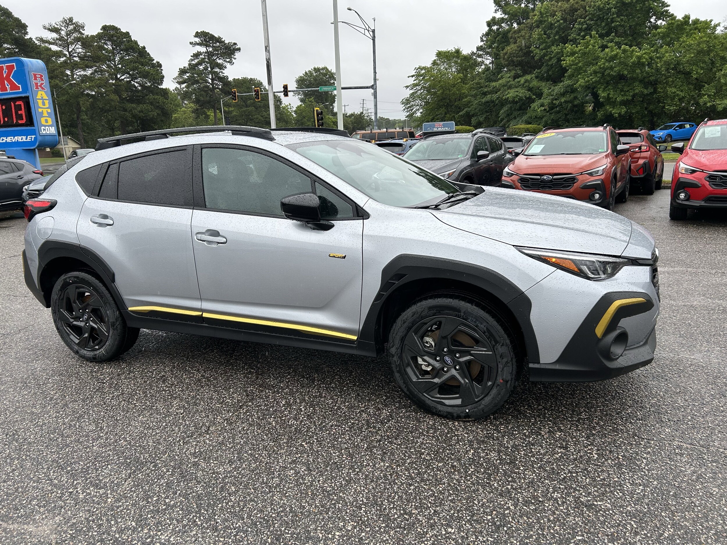 Vehicle image 4 of 32