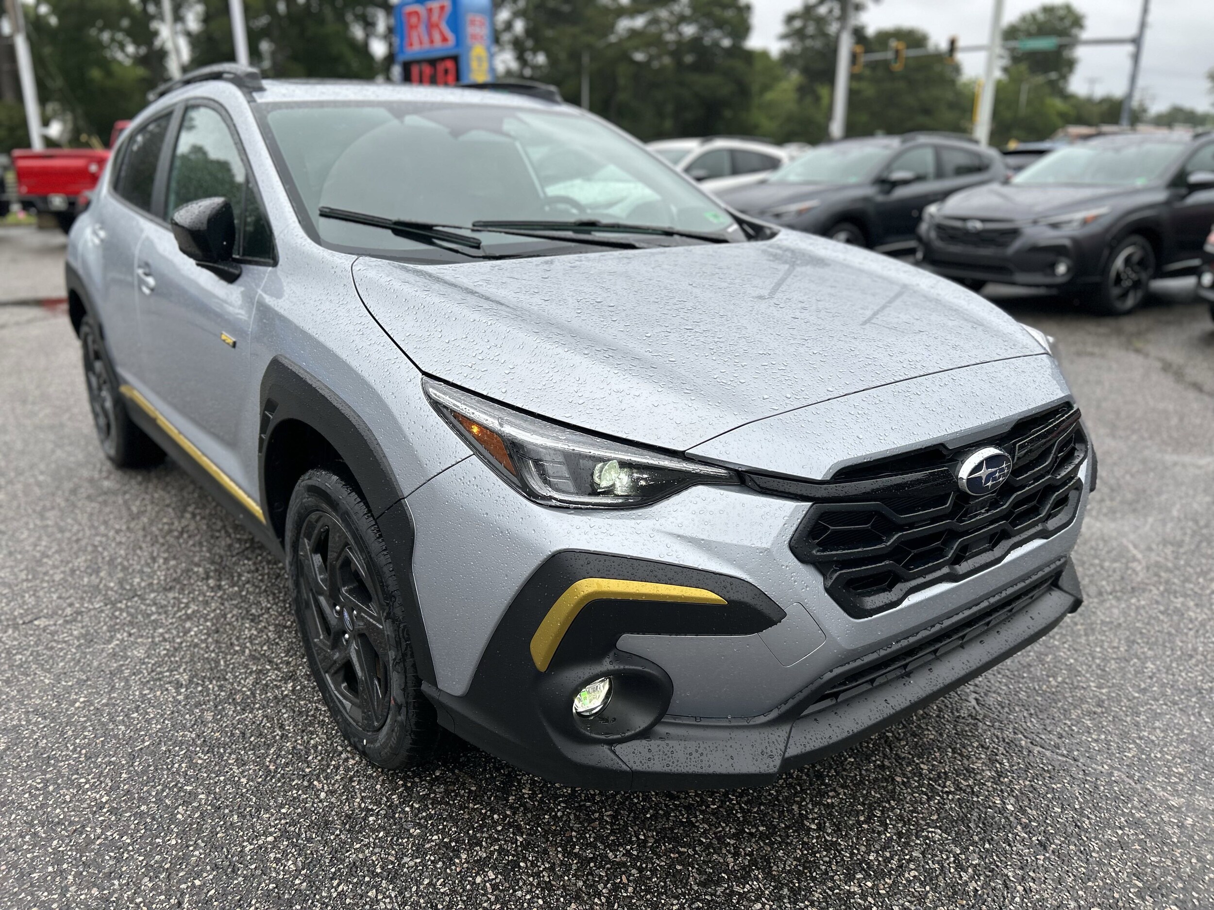Vehicle image 8 of 32