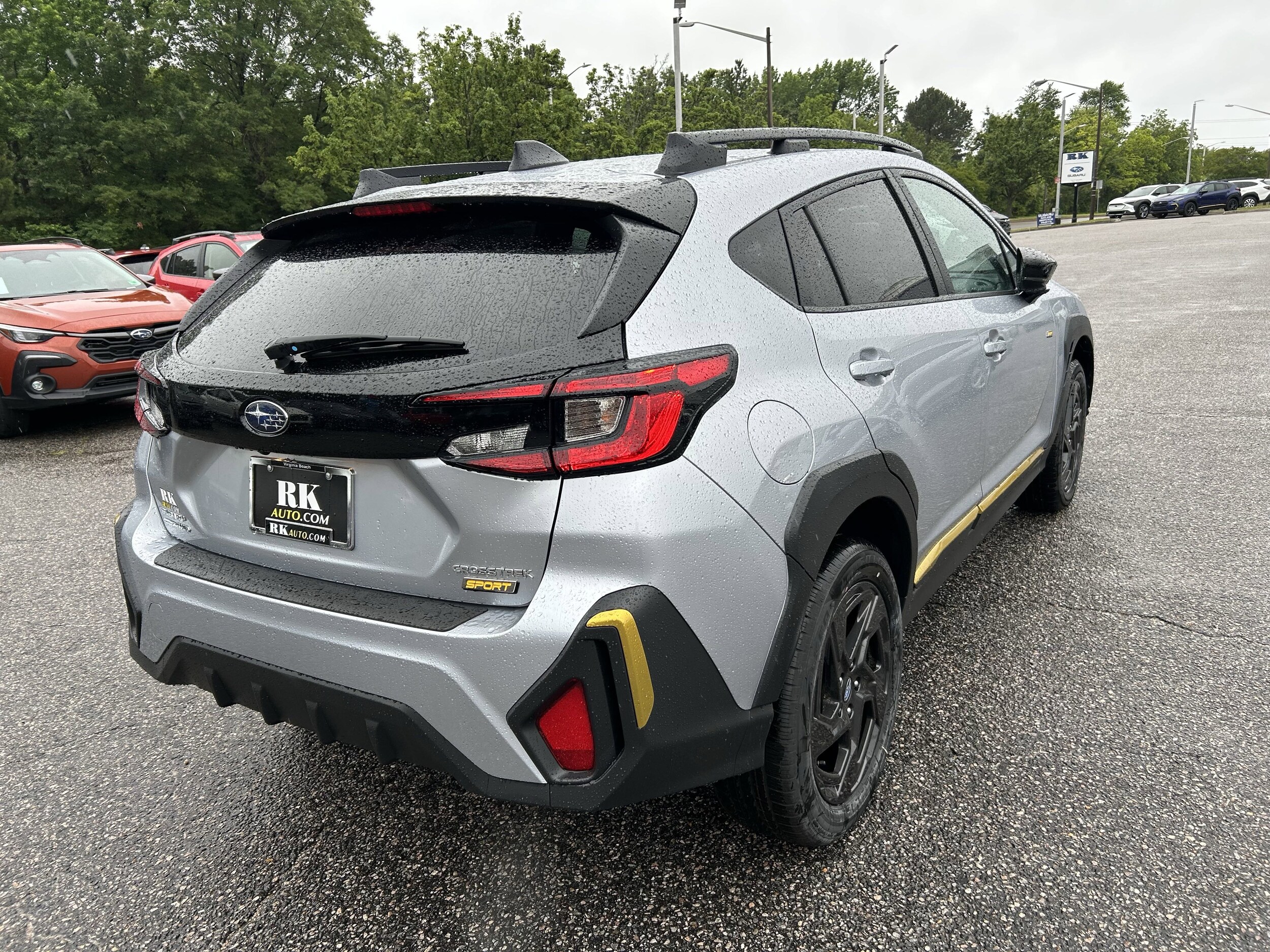 Vehicle image 10 of 32