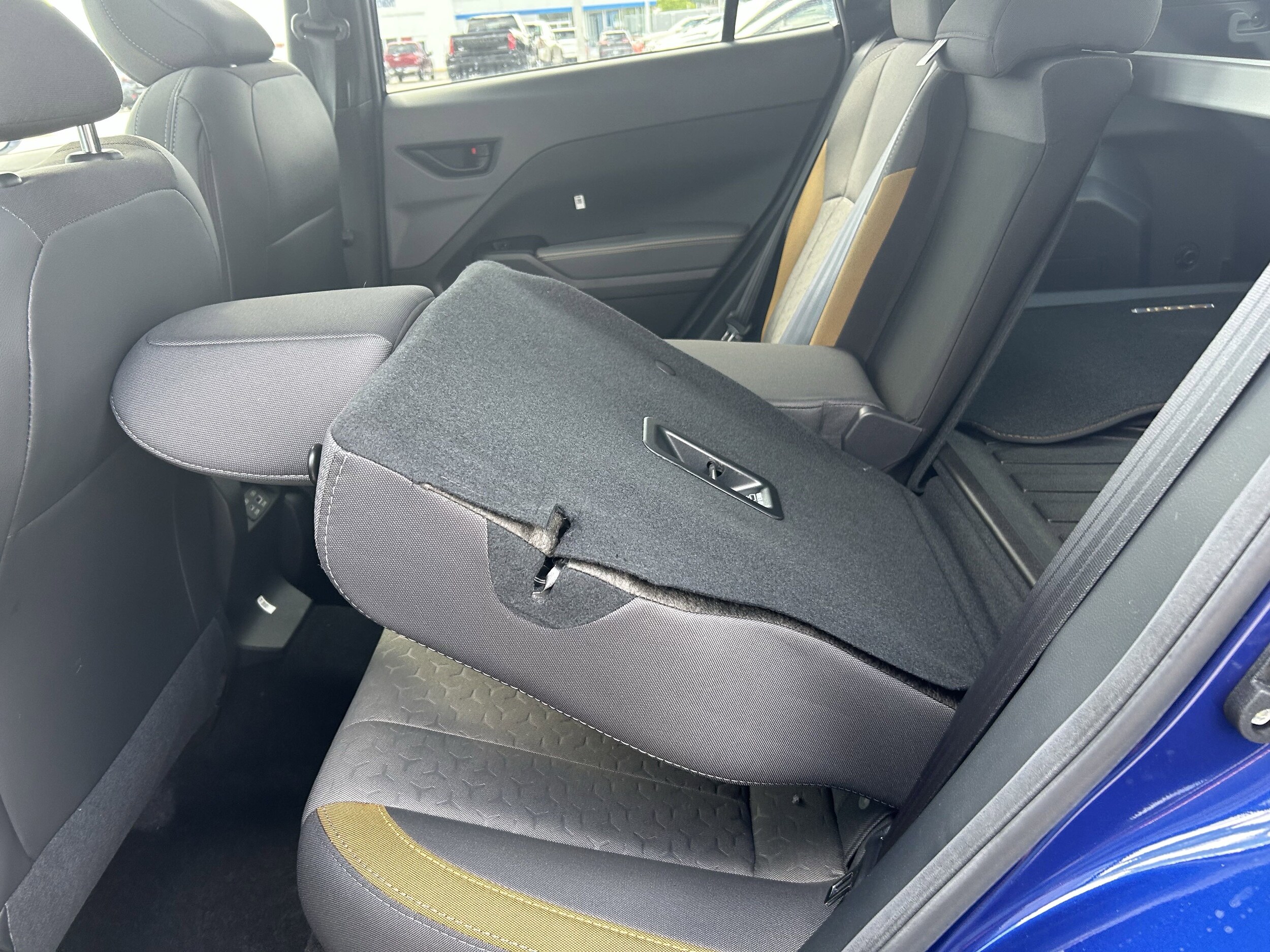 Vehicle image 32 of 36