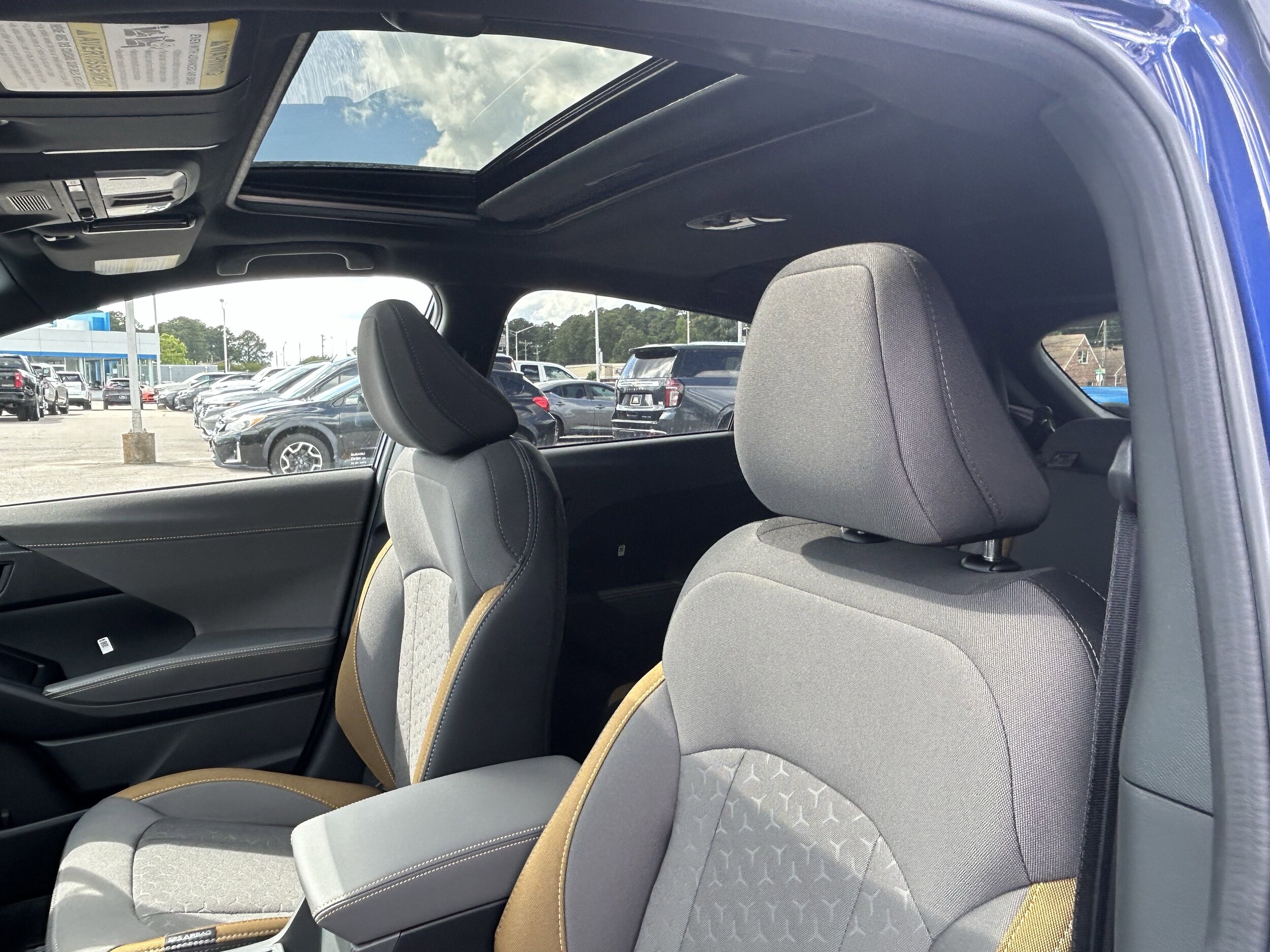 Vehicle image 27 of 36