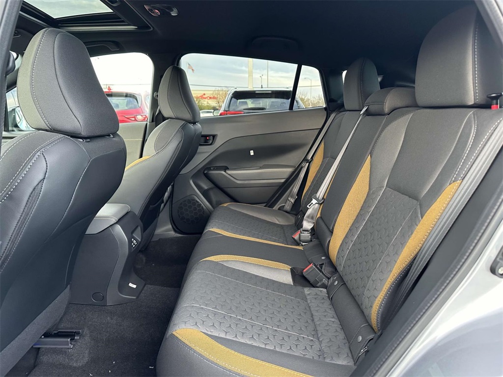 Vehicle image 13 of 28
