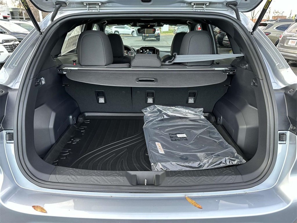 Vehicle image 12 of 28