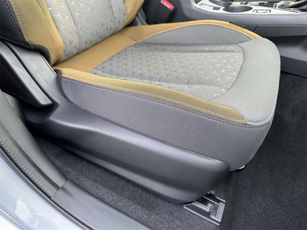 Vehicle image 9 of 28