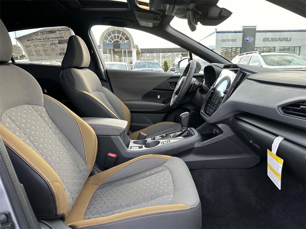 Vehicle image 10 of 28