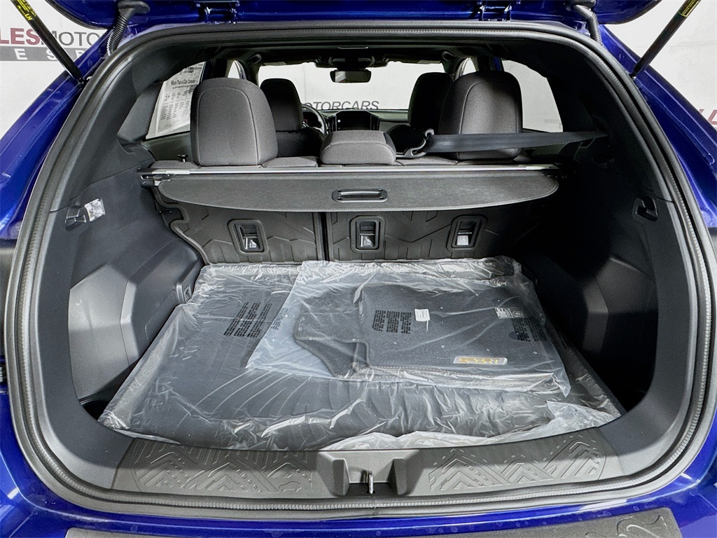 Vehicle image 24 of 30