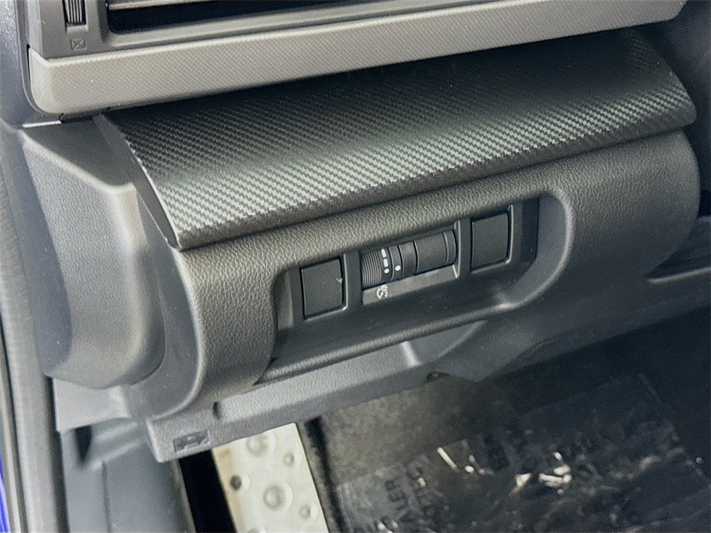 Vehicle image 10 of 30