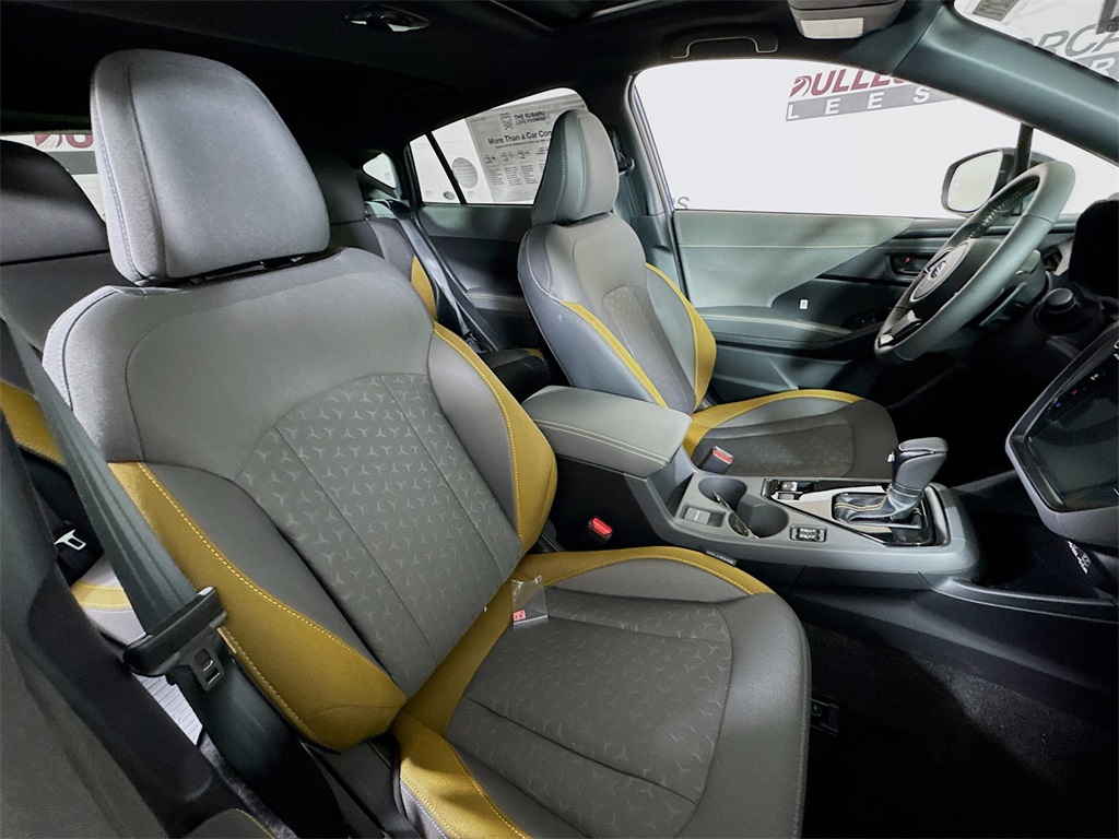 Vehicle image 26 of 30