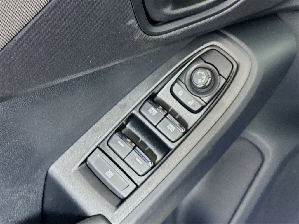 Vehicle image 16 of 30