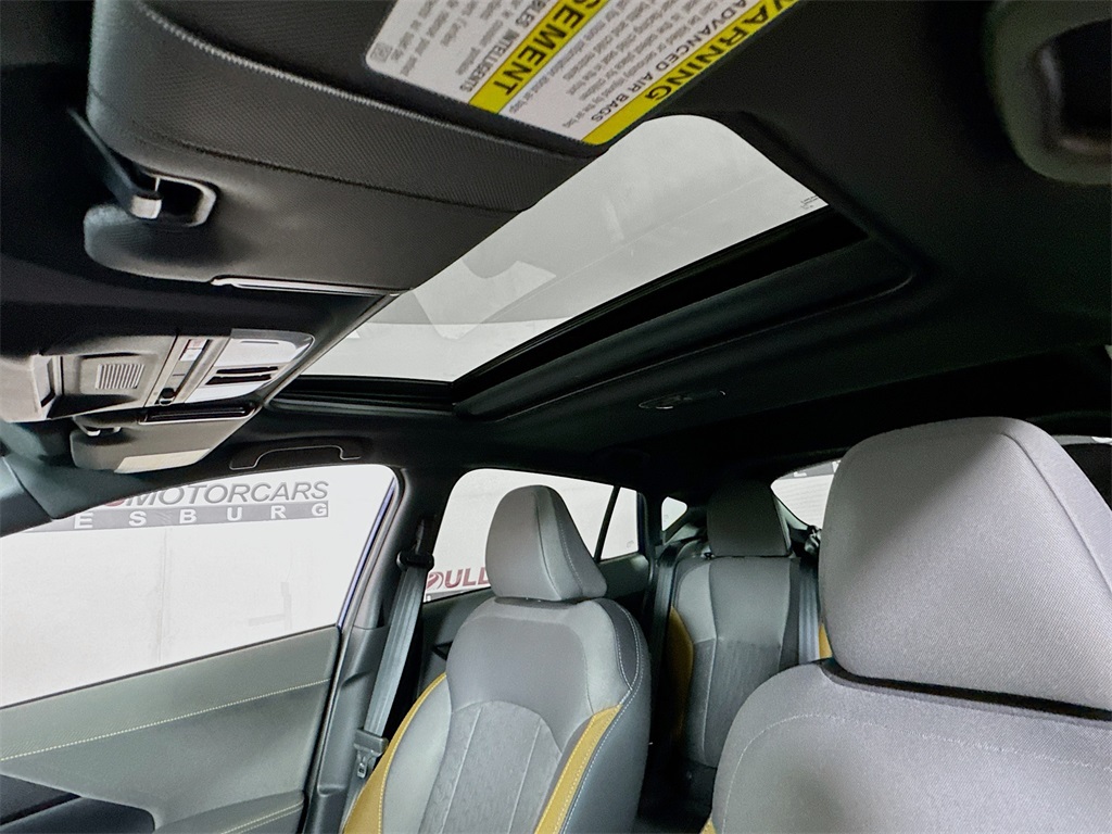 Vehicle image 20 of 30