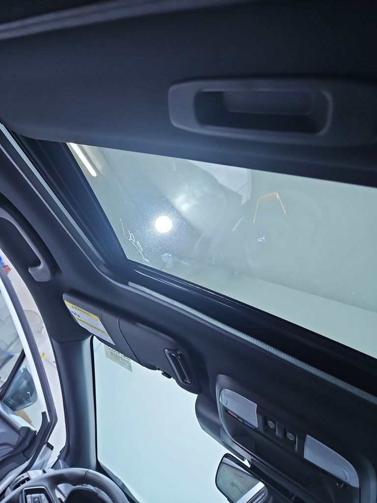 Vehicle image 20 of 29