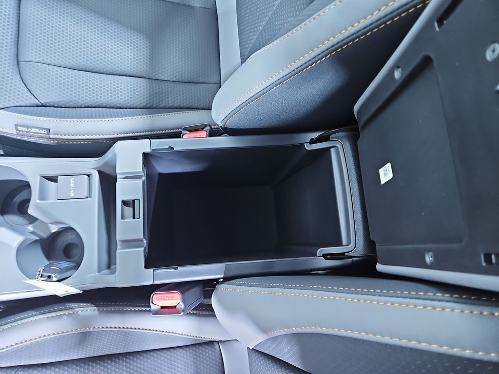 Vehicle image 25 of 29