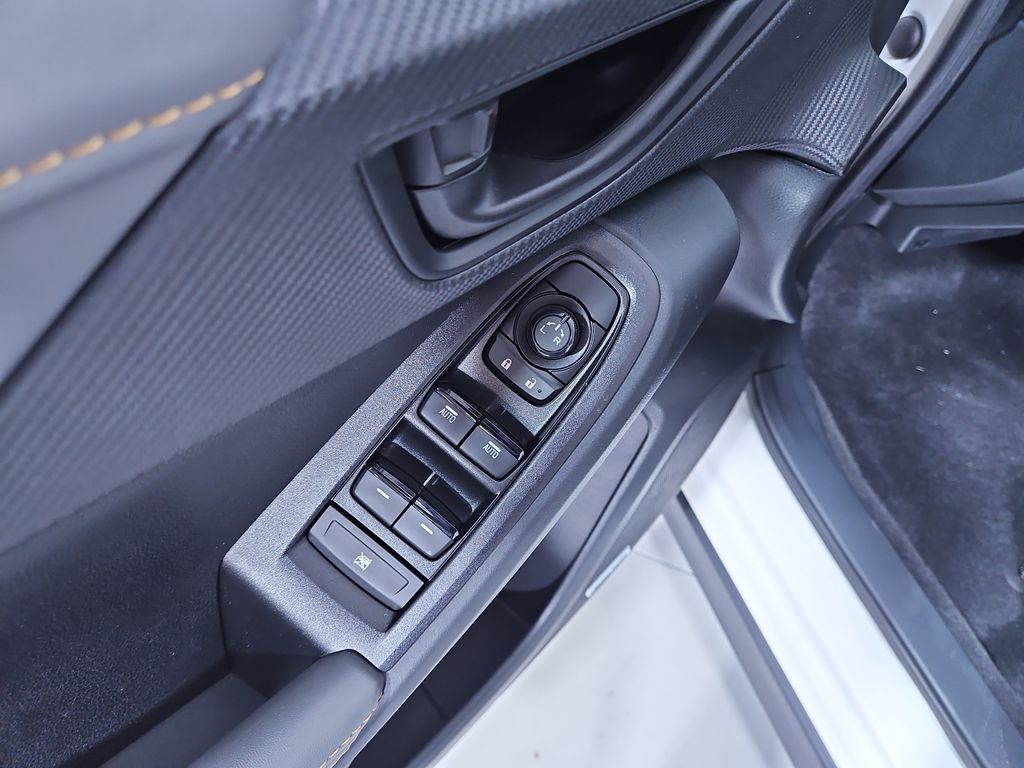 Vehicle image 11 of 29