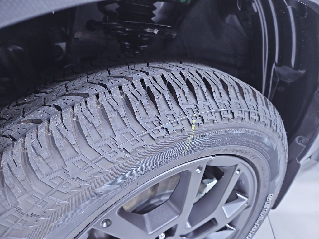 Vehicle image 27 of 29