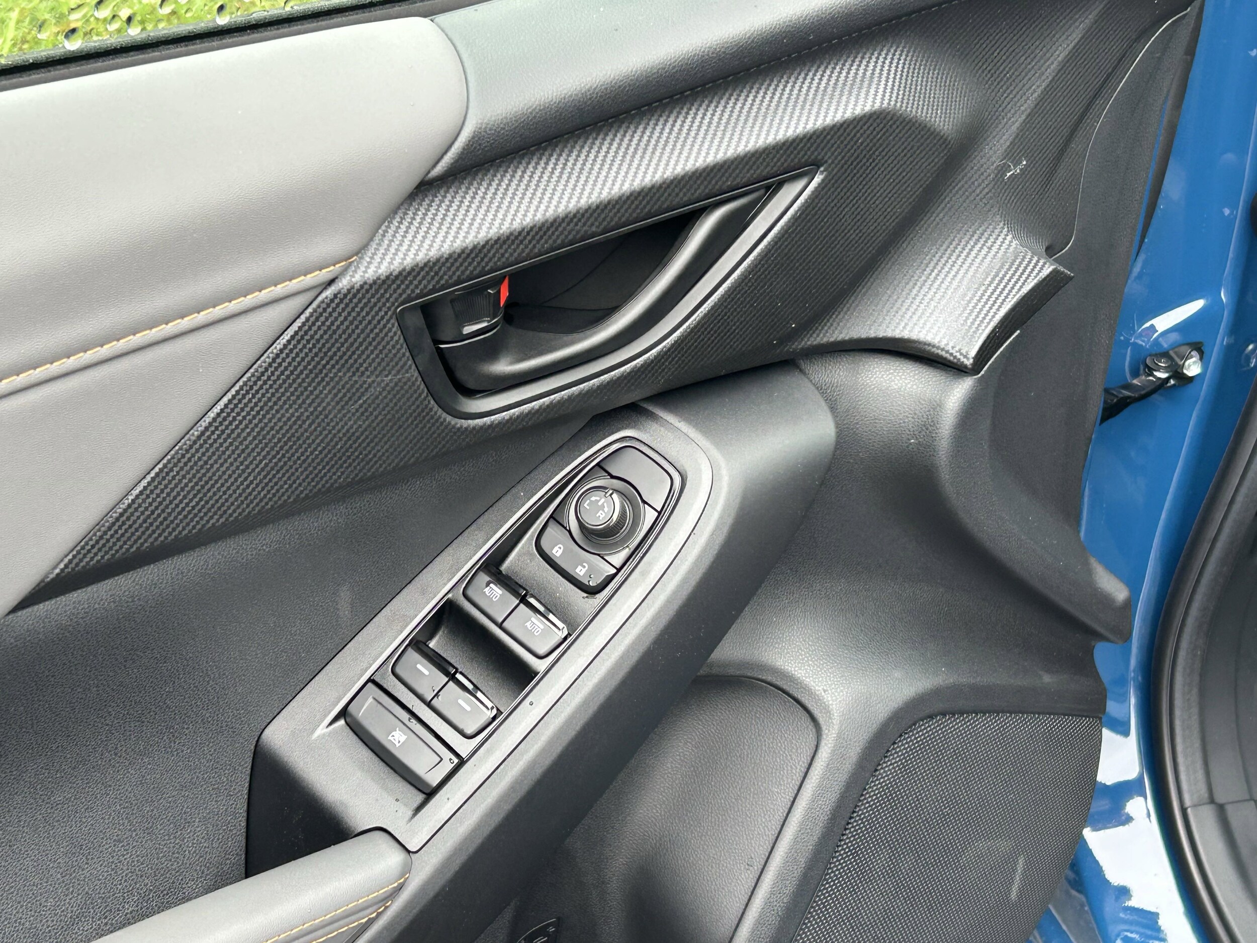 Vehicle image 17 of 34