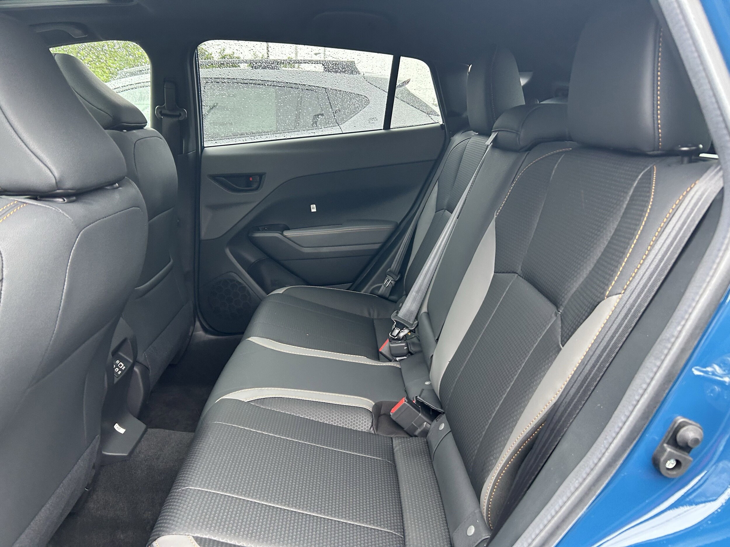 Vehicle image 27 of 34