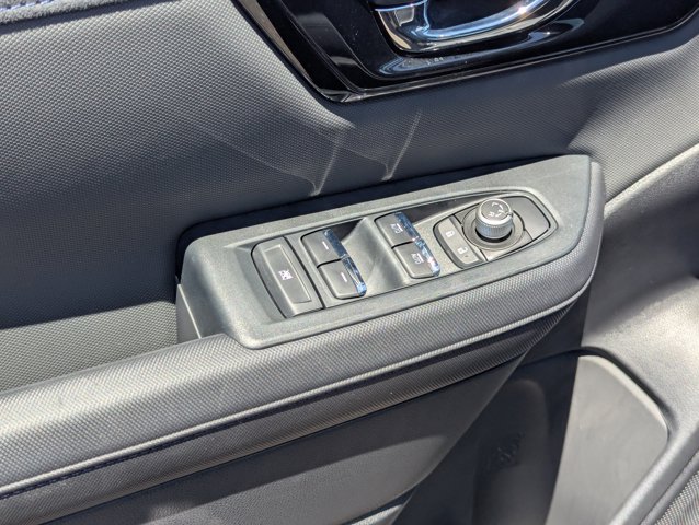 Vehicle image 18 of 24