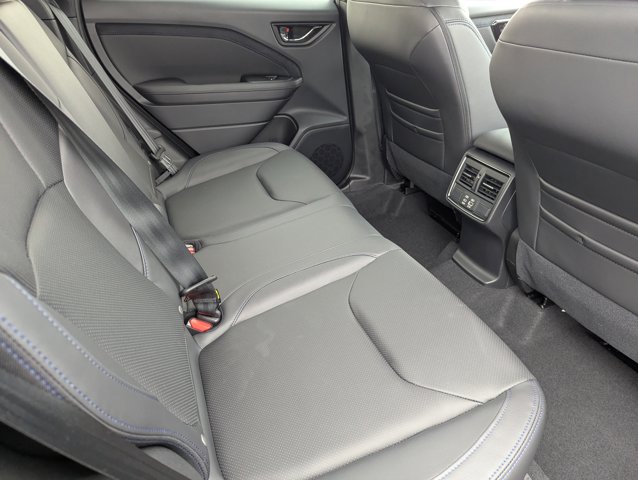 Vehicle image 14 of 24