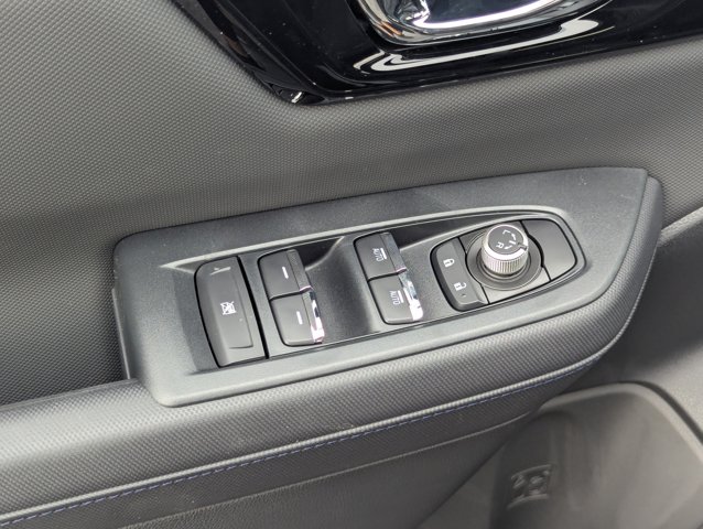 Vehicle image 18 of 24