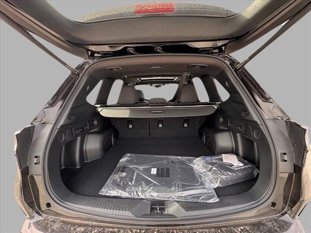 Vehicle image 27 of 29