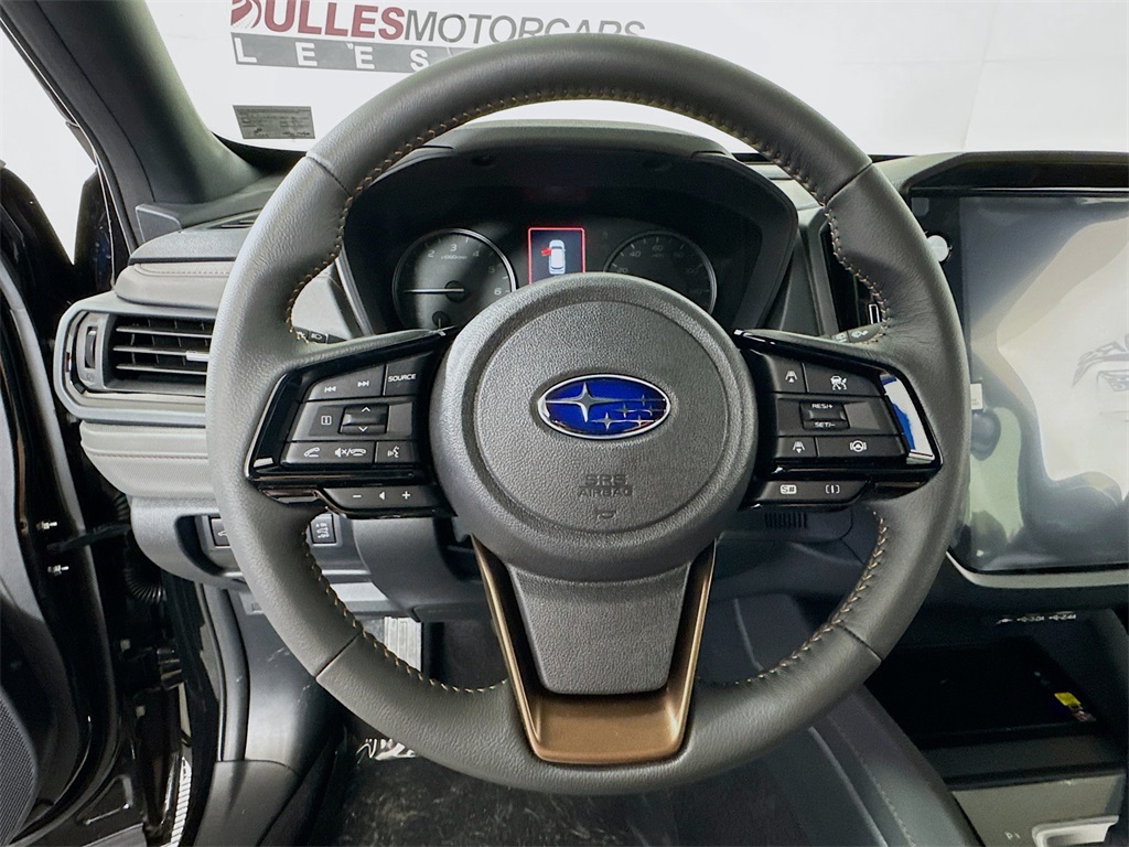 Vehicle image 11 of 32