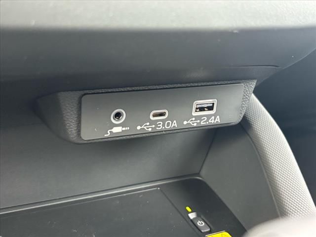 Vehicle image 10 of 23