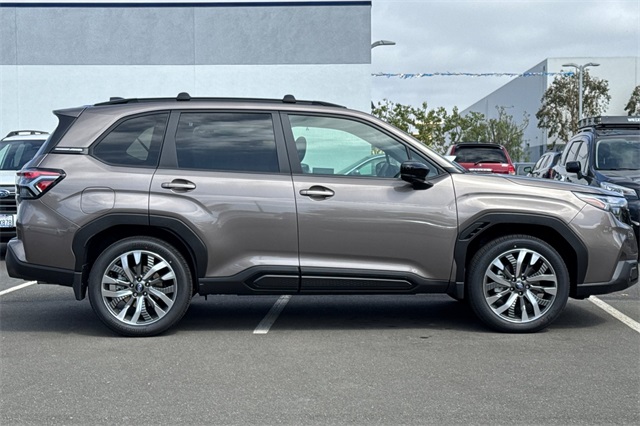 Vehicle image 4 of 23