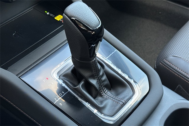 Vehicle image 18 of 23