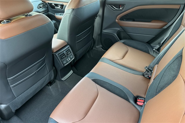 Vehicle image 11 of 23