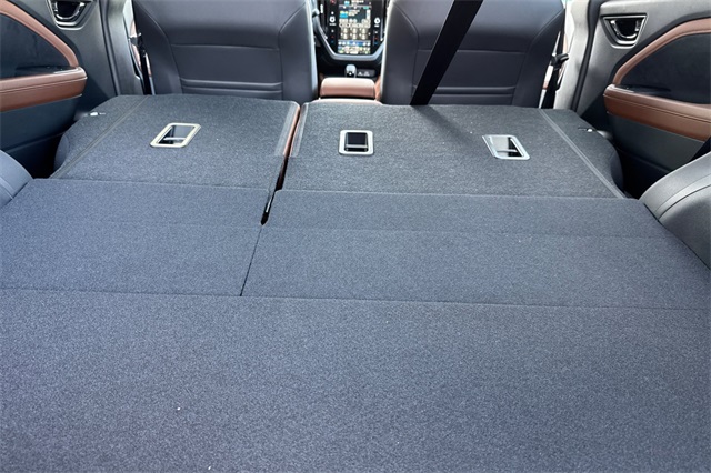 Vehicle image 14 of 23