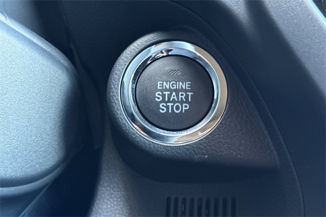 Vehicle image 20 of 25