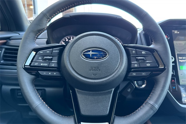 Vehicle image 21 of 25