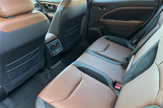 Vehicle image 9 of 25