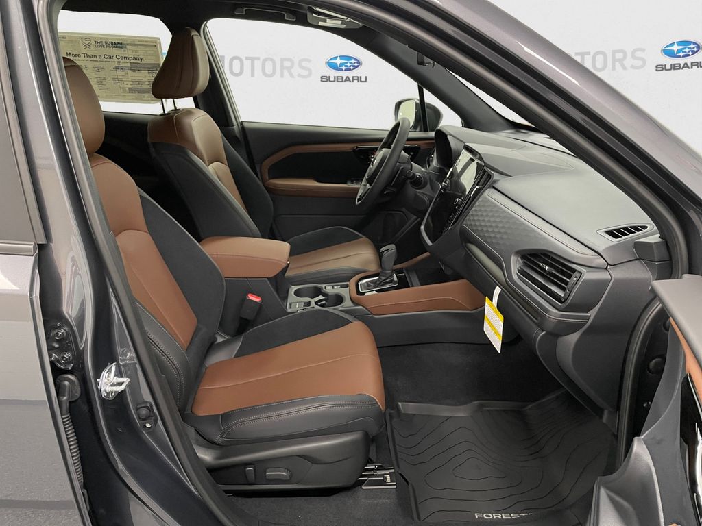 Vehicle image 14 of 18