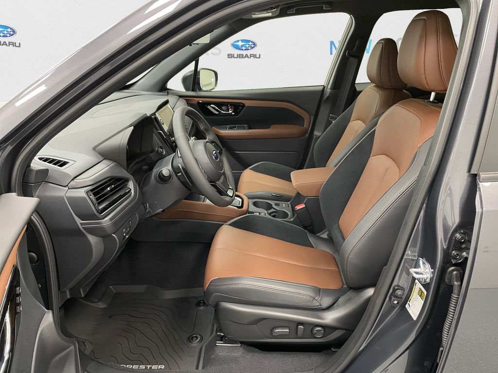 Vehicle image 13 of 18